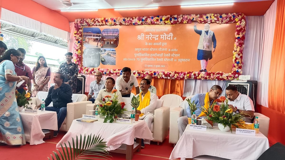 PM Modi Inaugurates 75 Amrit Stations
