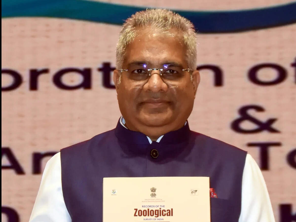 4 Officials Removed from Env Minister's Office