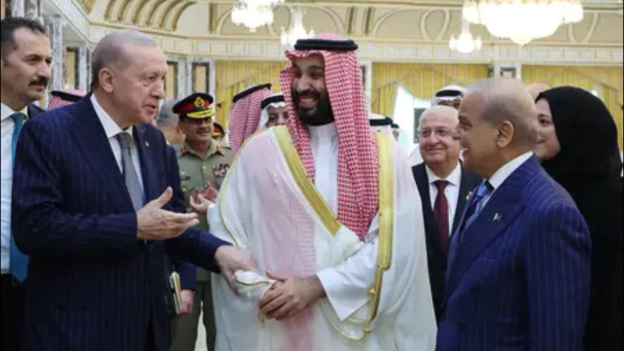 Iran Invited to Join Mecca Pact