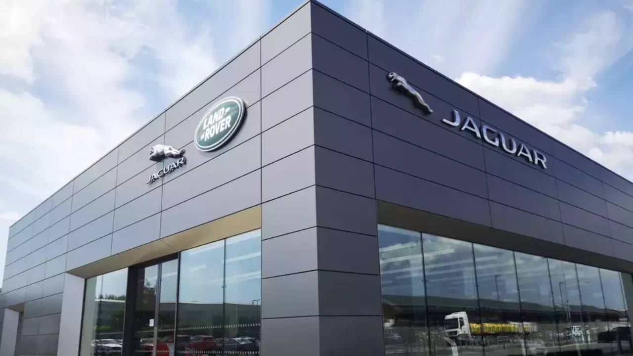 Jaguar Land Rover to Cut 4,000 Jobs