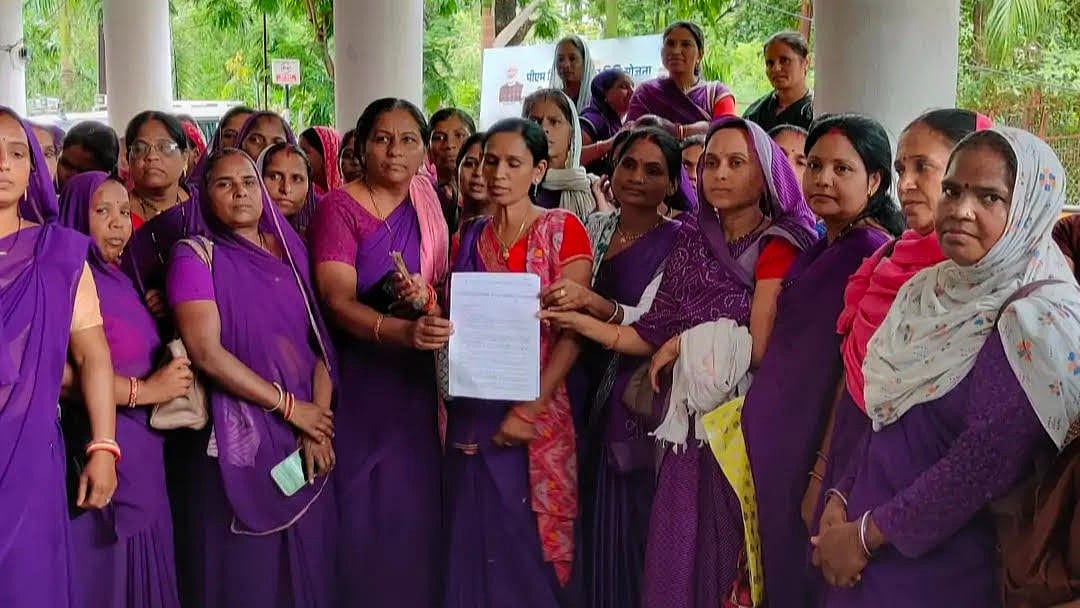 Asha Workers Protest Over Unpaid Honourarium