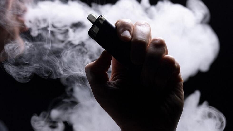 Thane Police Seize ₹88,000 Worth of Foreign Cigarettes and E-Cigarettes