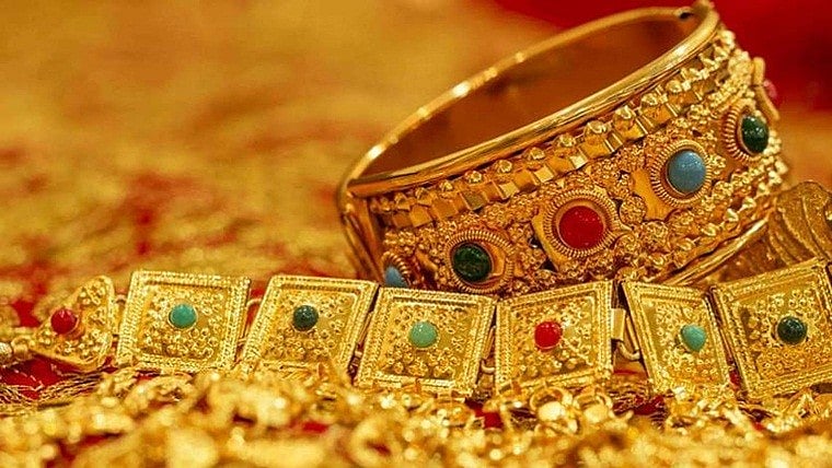 Gold Falls ₹600 To ₹1.66 Lakh In Delhi