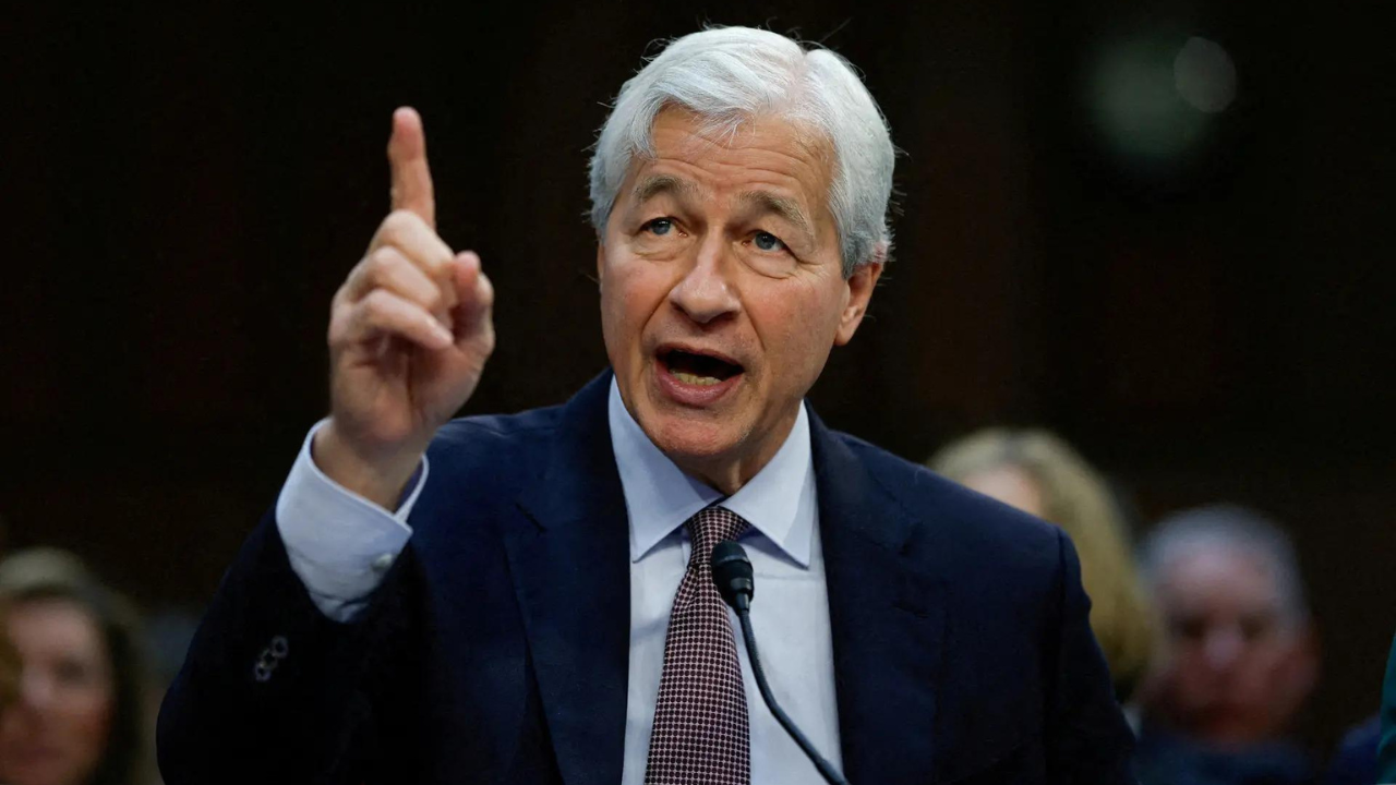 JPMorgan Cuts 40% Jobs with AI