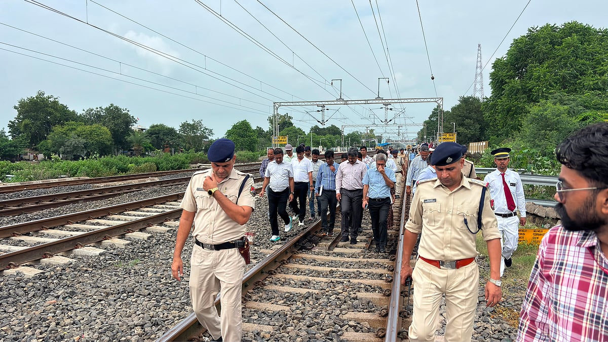 WCR GM Inspects Railway Line Alignment At Alot Station