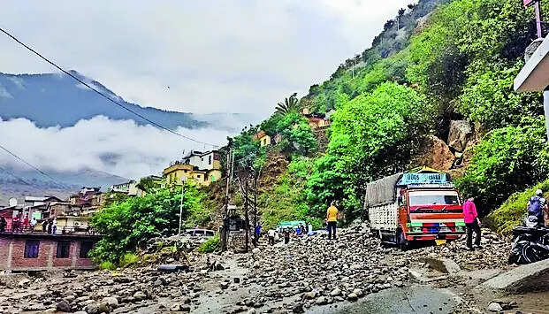Landslide Blocks Doda-Kishtwar Highway