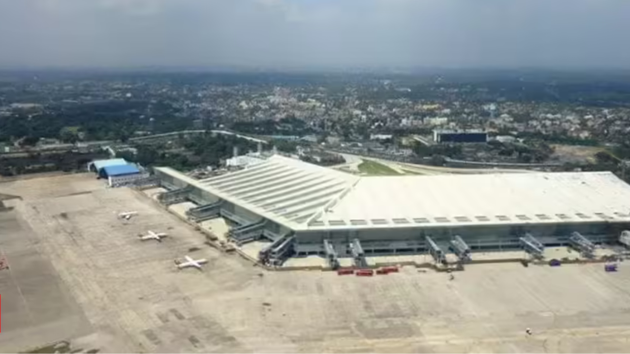 Laser Blinds Pilot, Malaysia Flight Delays Landing