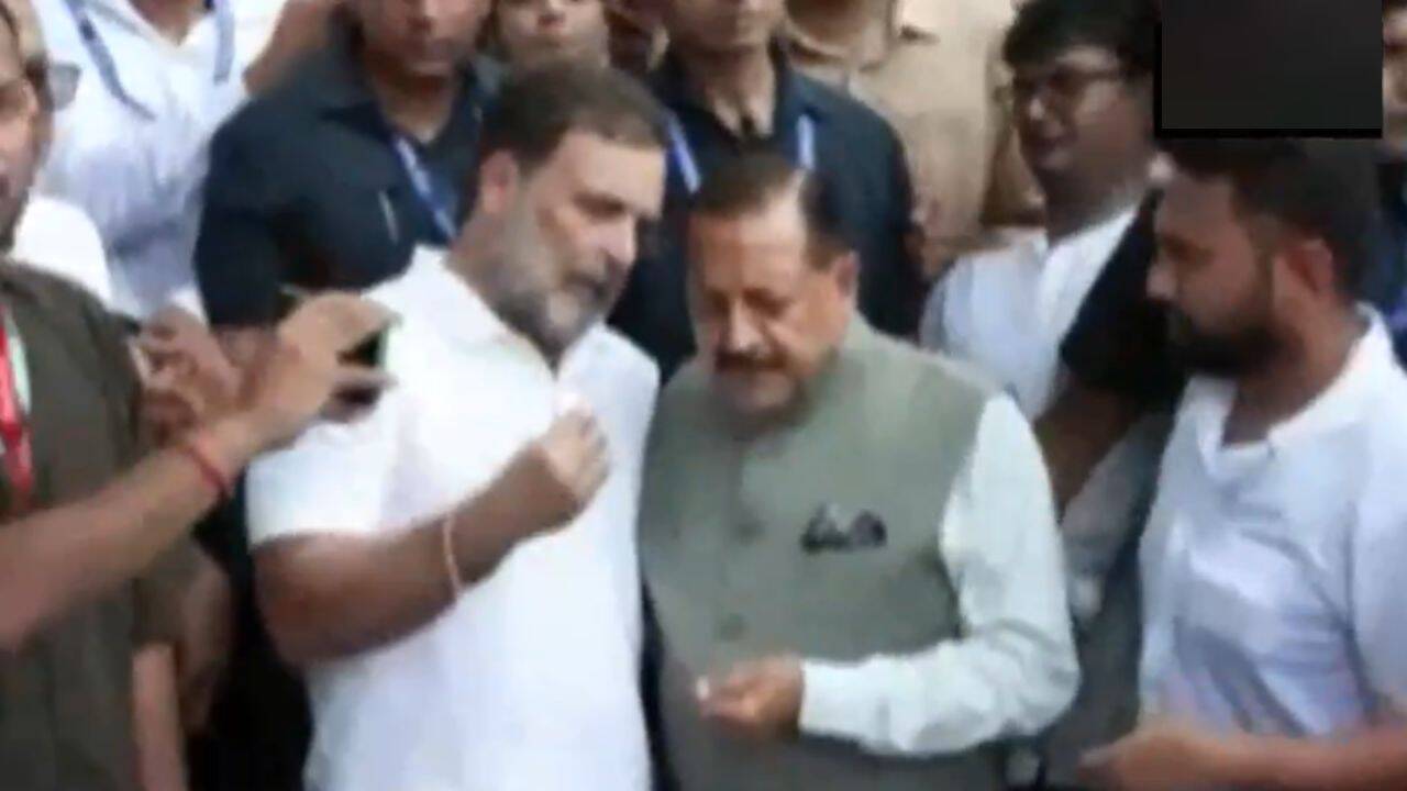 Congress Protests Outside PM Residence