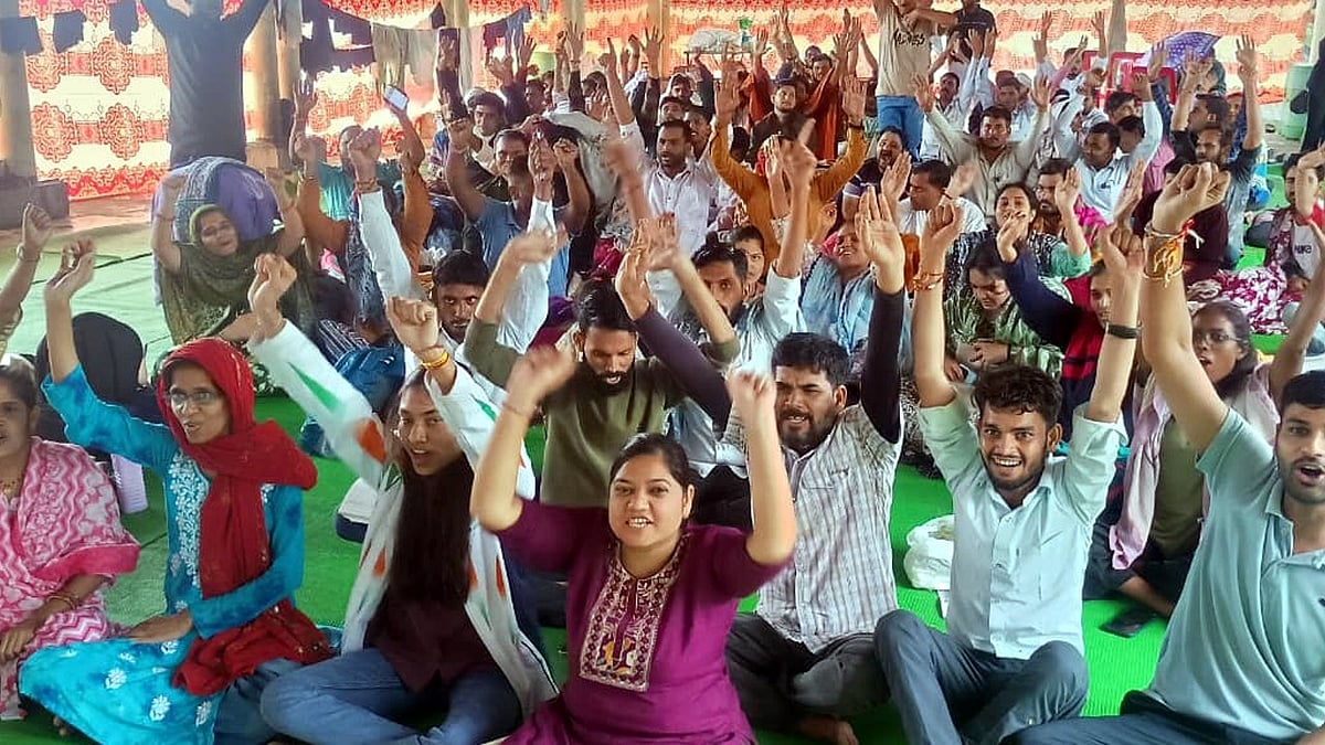 1 Lakh MP Teachers Oppose Mandatory TET on Teachers' Day