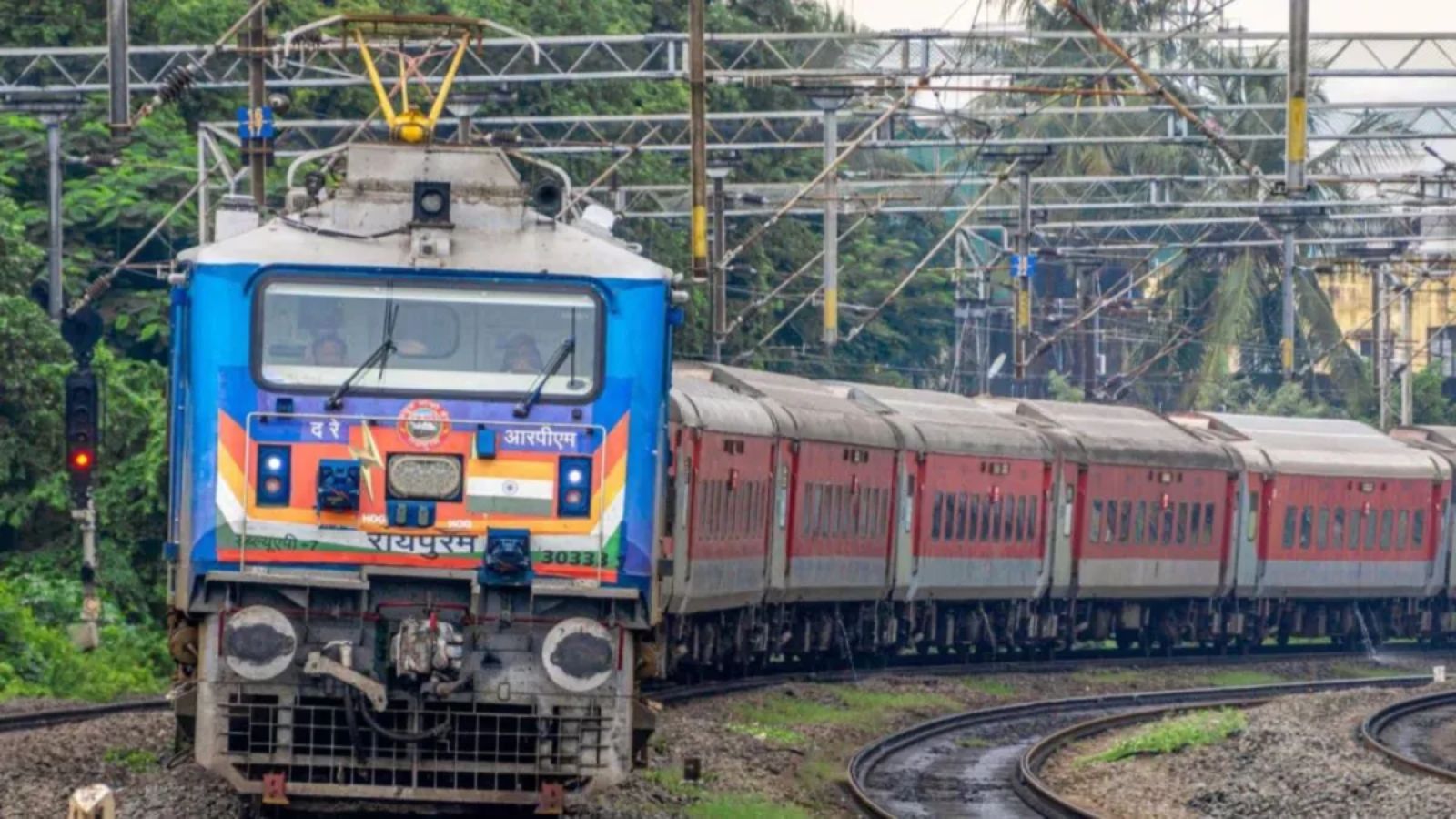 Virar-Bharuch Train Derails in Bhilad