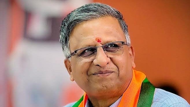 BJP's Sunil Kedar Urges Nashik Citizens To Register As Voters