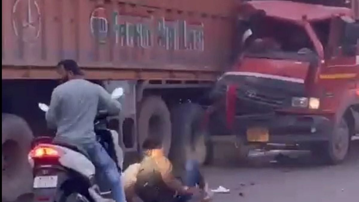 Truck Crash on Mumbai-Nashik Highway Near Padgha