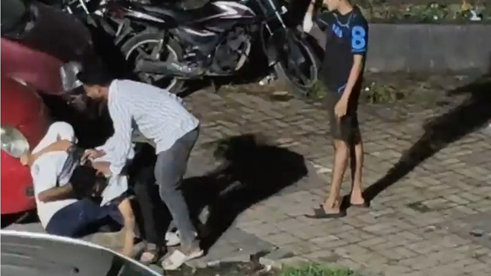 Pune Delivery Boy Attacked With Stone Near Shivar Garden Chowk