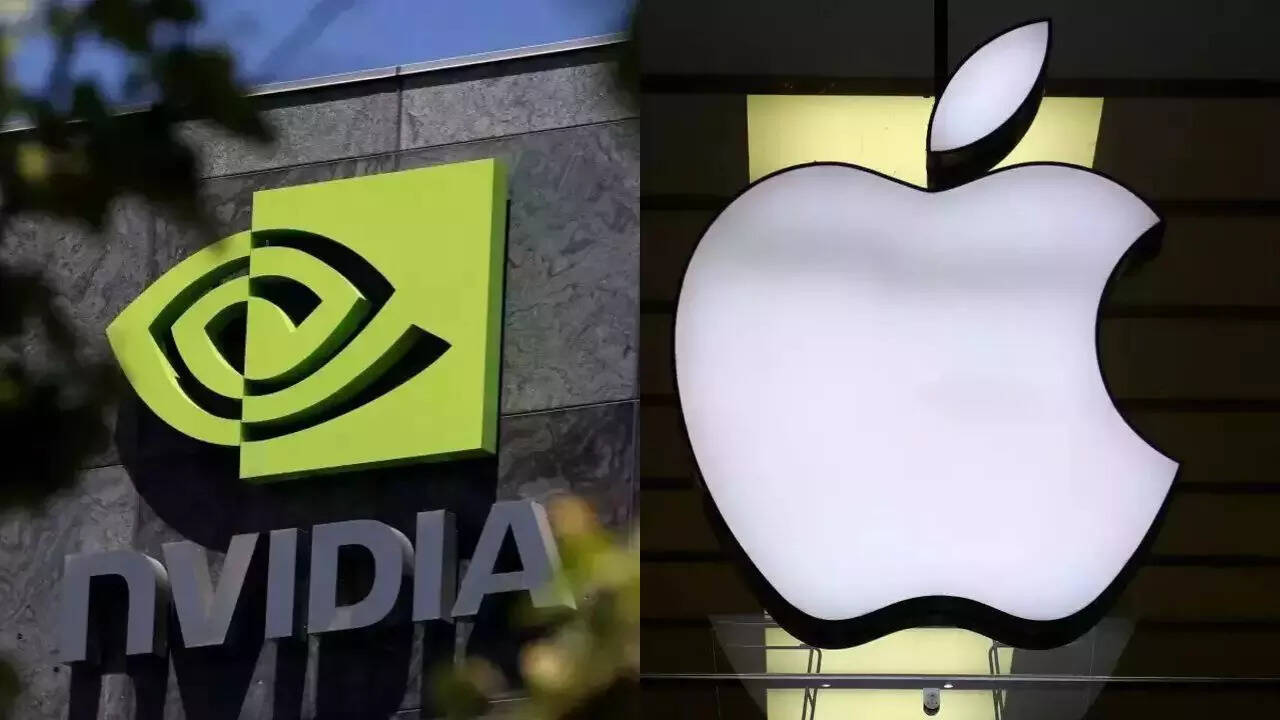 Apple Regains Top Valuation Spot