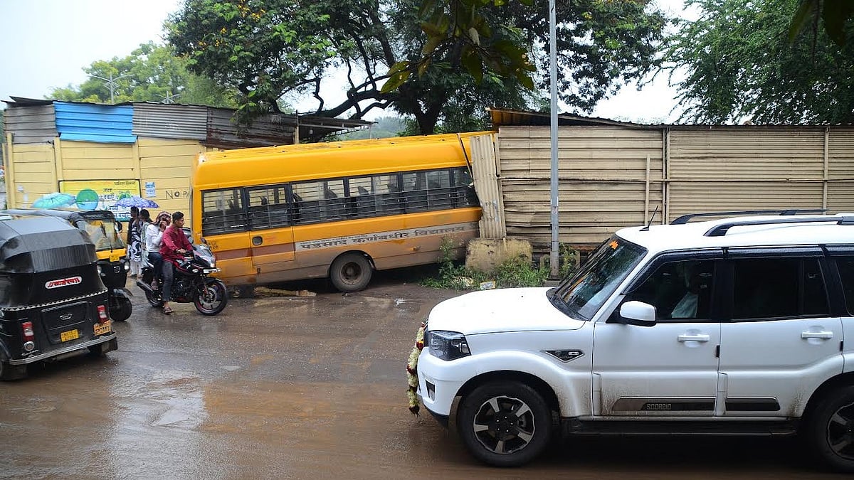 Nashik School Bus Brake Failure Averted By Driver
