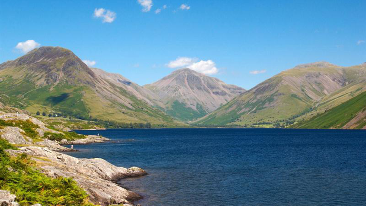 UK River Restored, Salmon Return Within Months