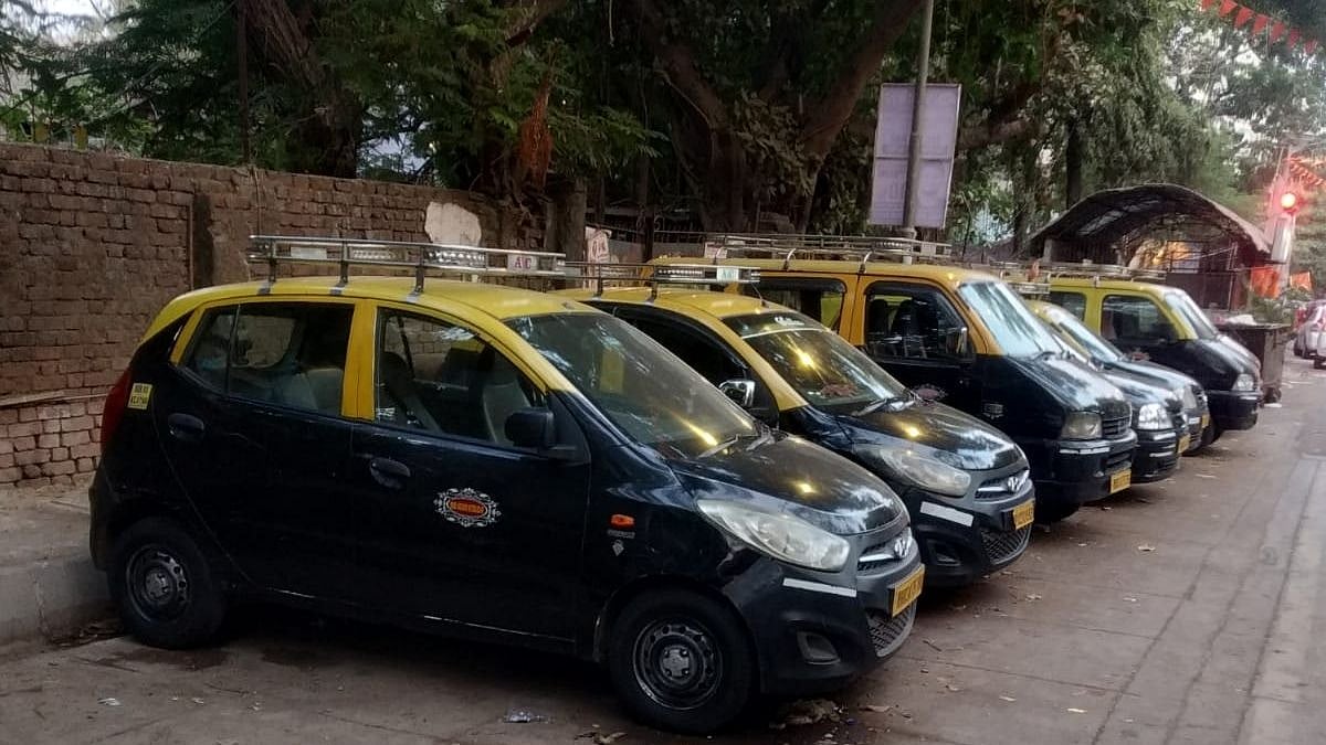 Colaba Residents Demand Action on Encroachments, Taxis