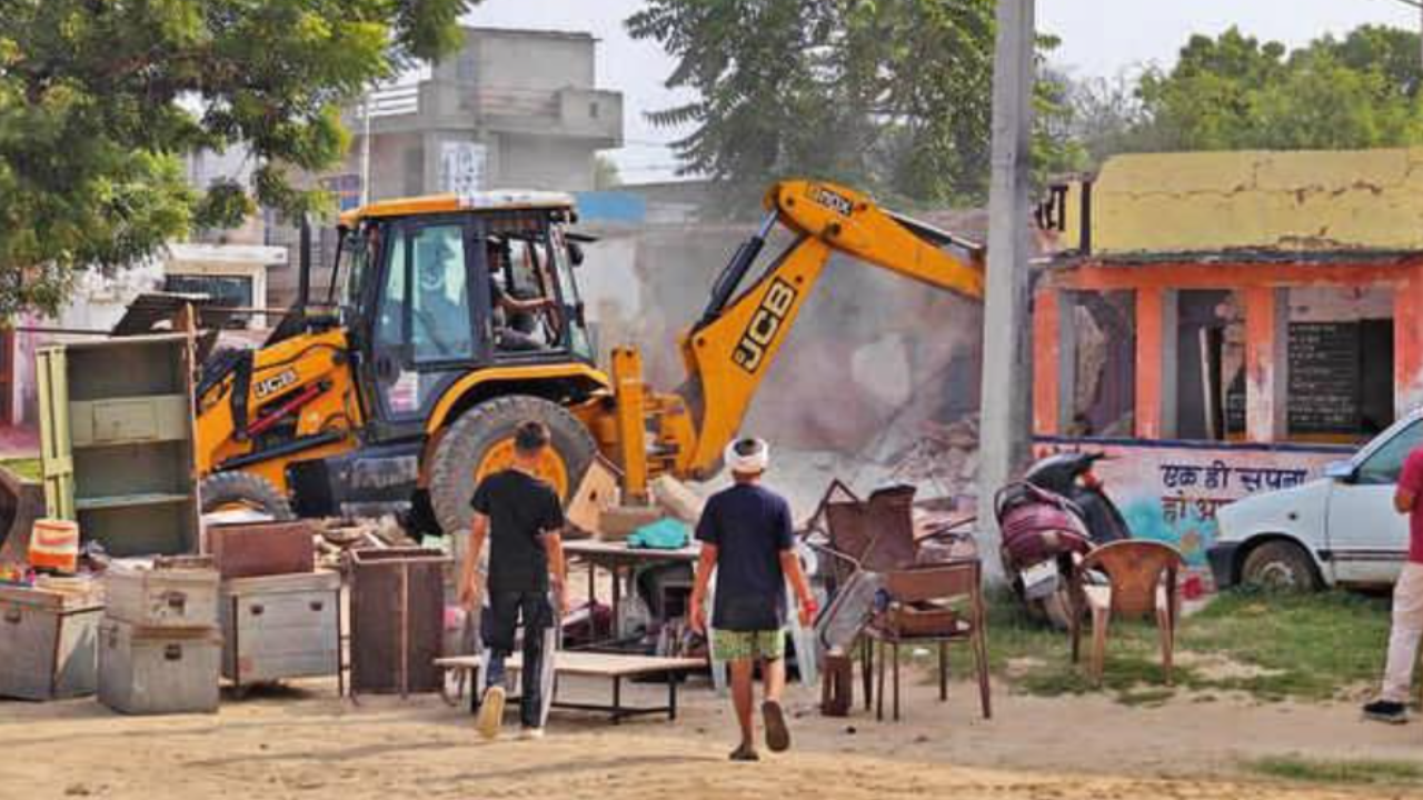 Jaipur Buffalo-Shed School Razed for New Building