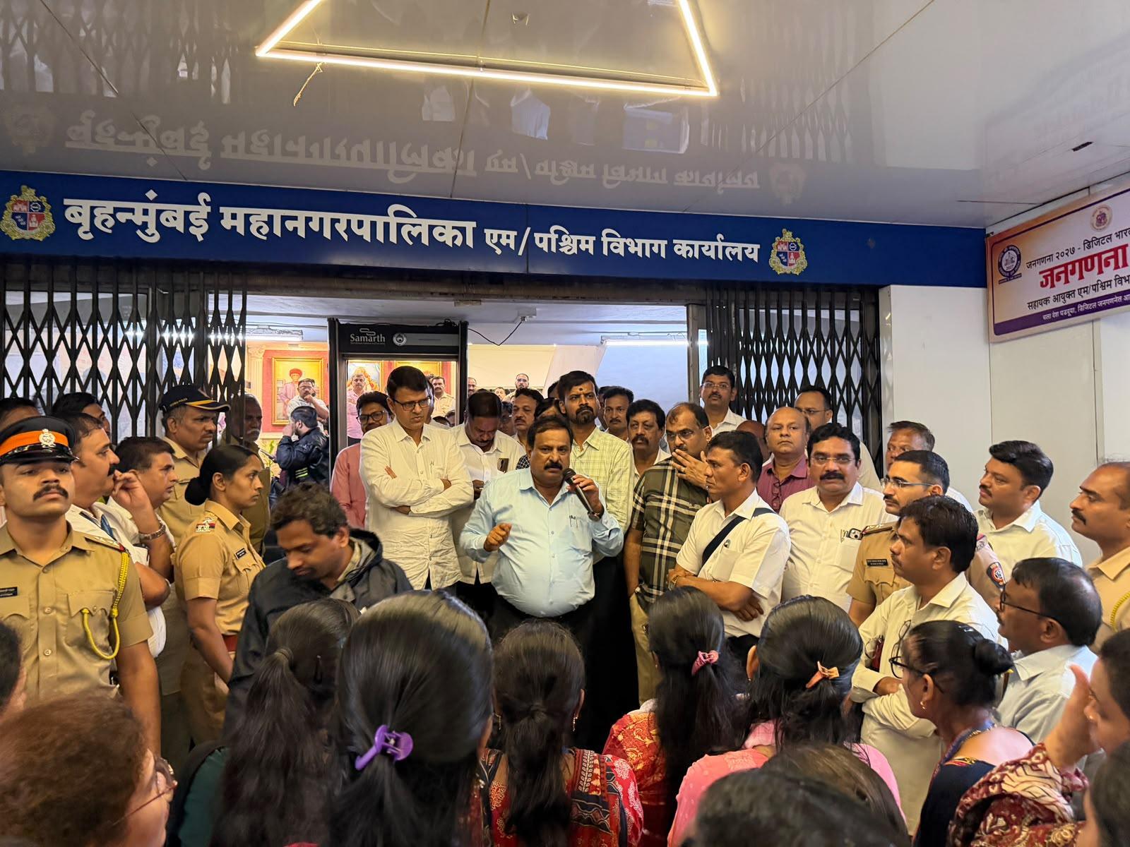 Mumbai Engineers Protest Rain-Death Suspensions