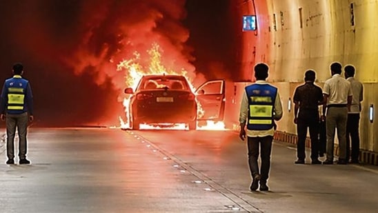 Car Catches Fire in Coastal Road Tunnel