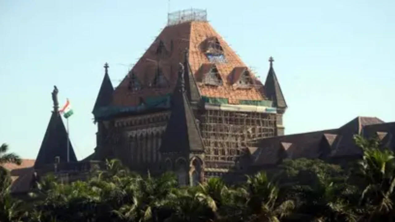 Bombay High Court Canteen Shut Down by FDA