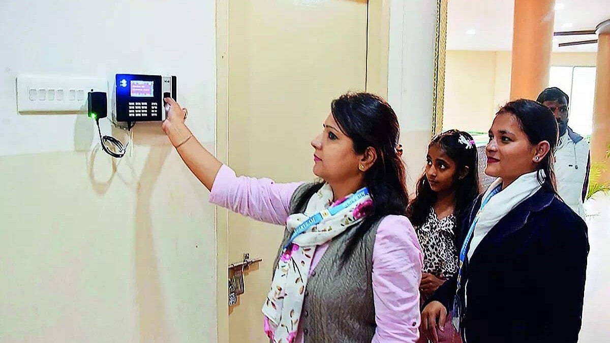 MP Teachers' E-Attendance Cut-Off Time Set at 10:45 AM