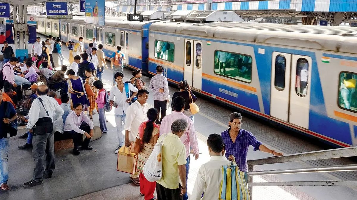 Mumbai Local Trains Delayed 45 Minutes Due To Technical Fault At Thane