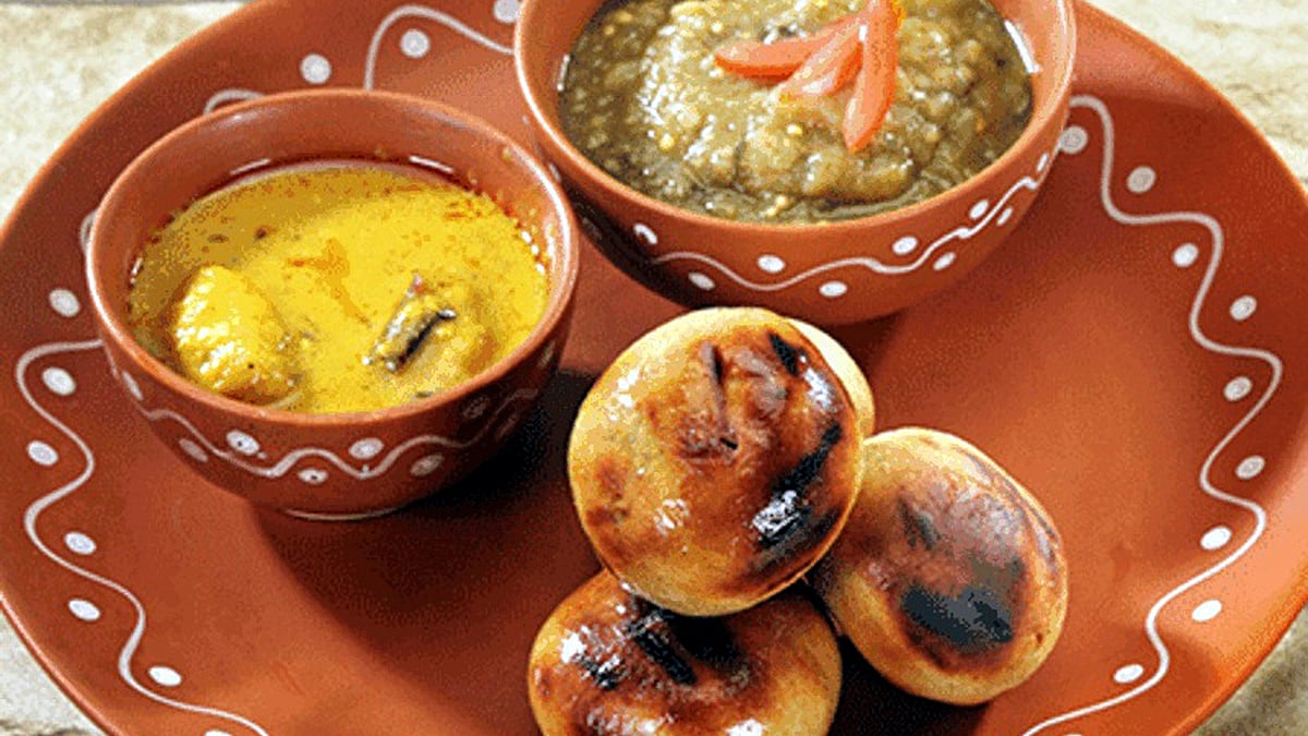 Bhopal Residents Enjoy Litti Chokha