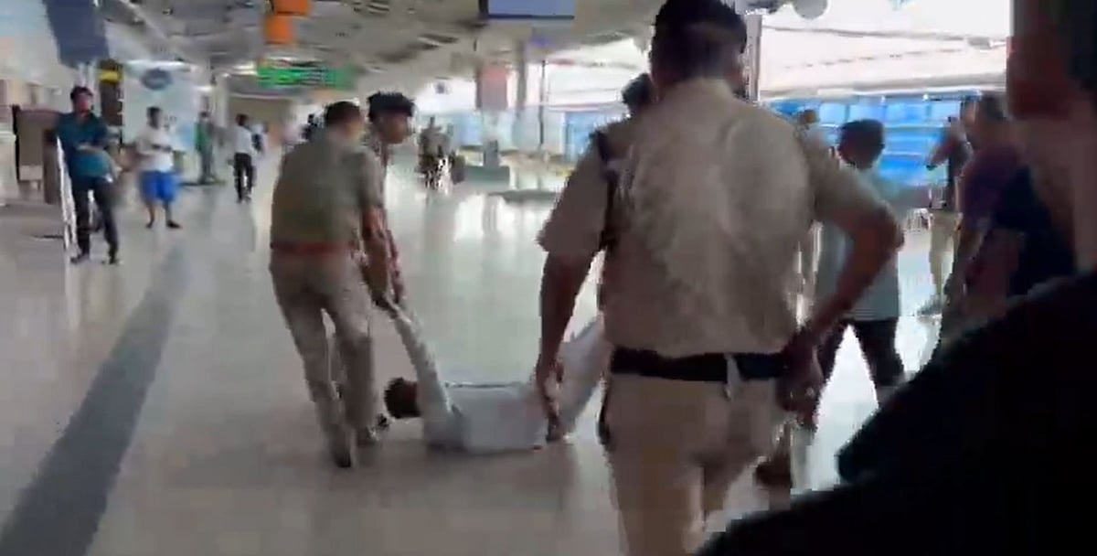 RPF Personnel Assault Railway Officer At Agra Station