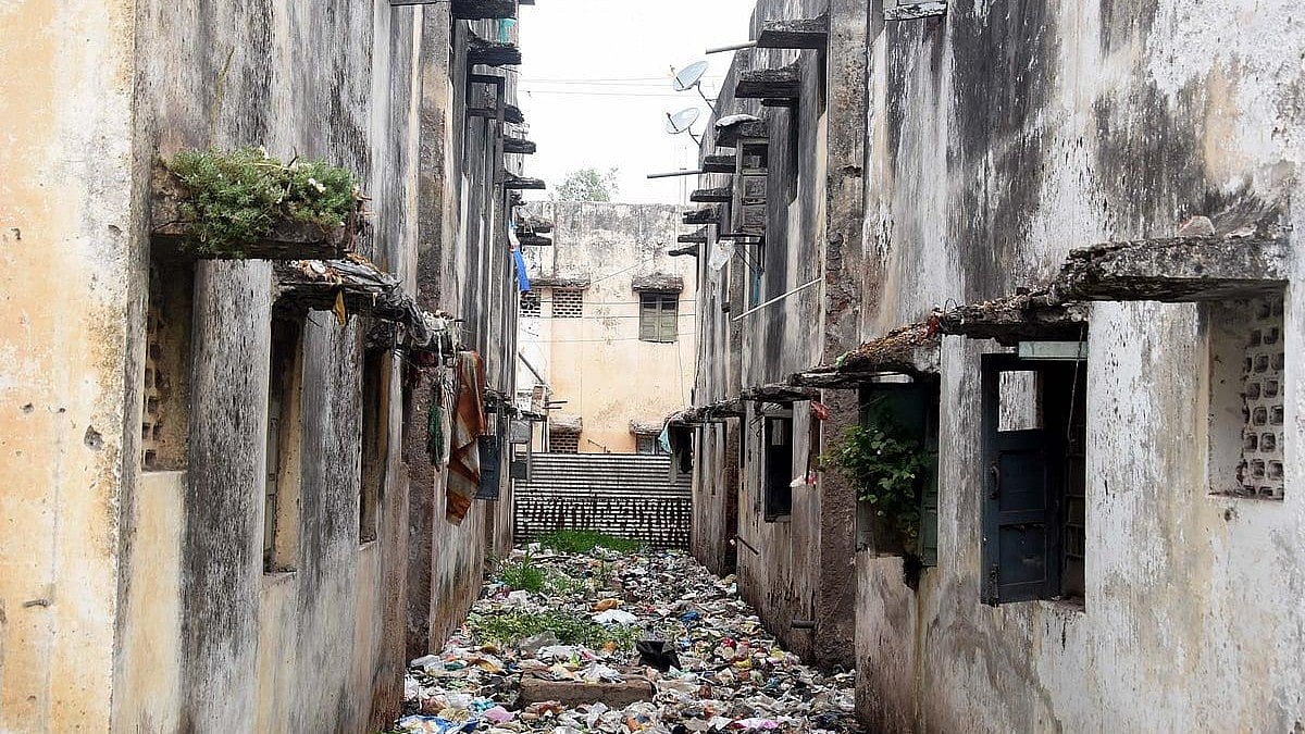 Supreme Court Examines Safety Crisis of 10,000 in Bhopal's Dilapidated Houses