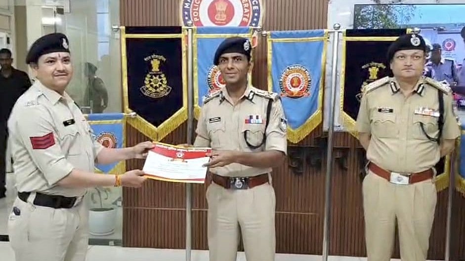 Indore Police Honours 6 Officers for Murder Case Breakthrough