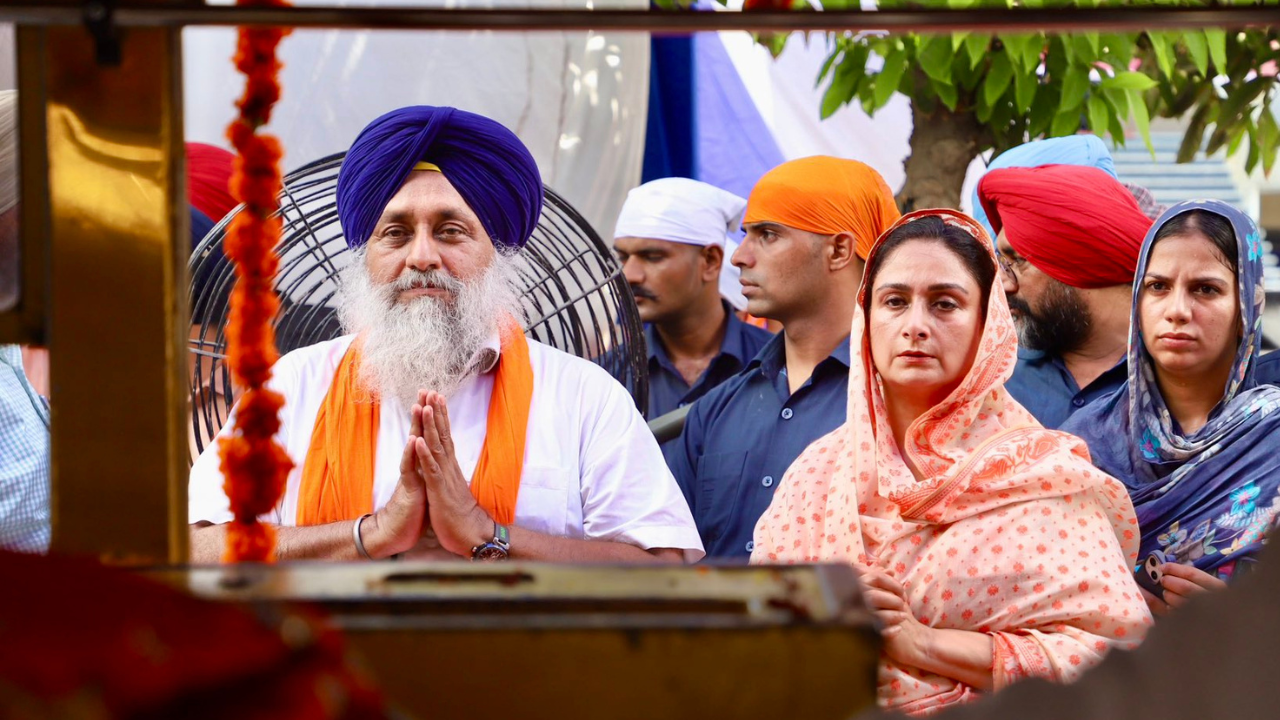 Nihang Sikh Attacks Sukhbir Singh Badal in Nanded Gurdwara