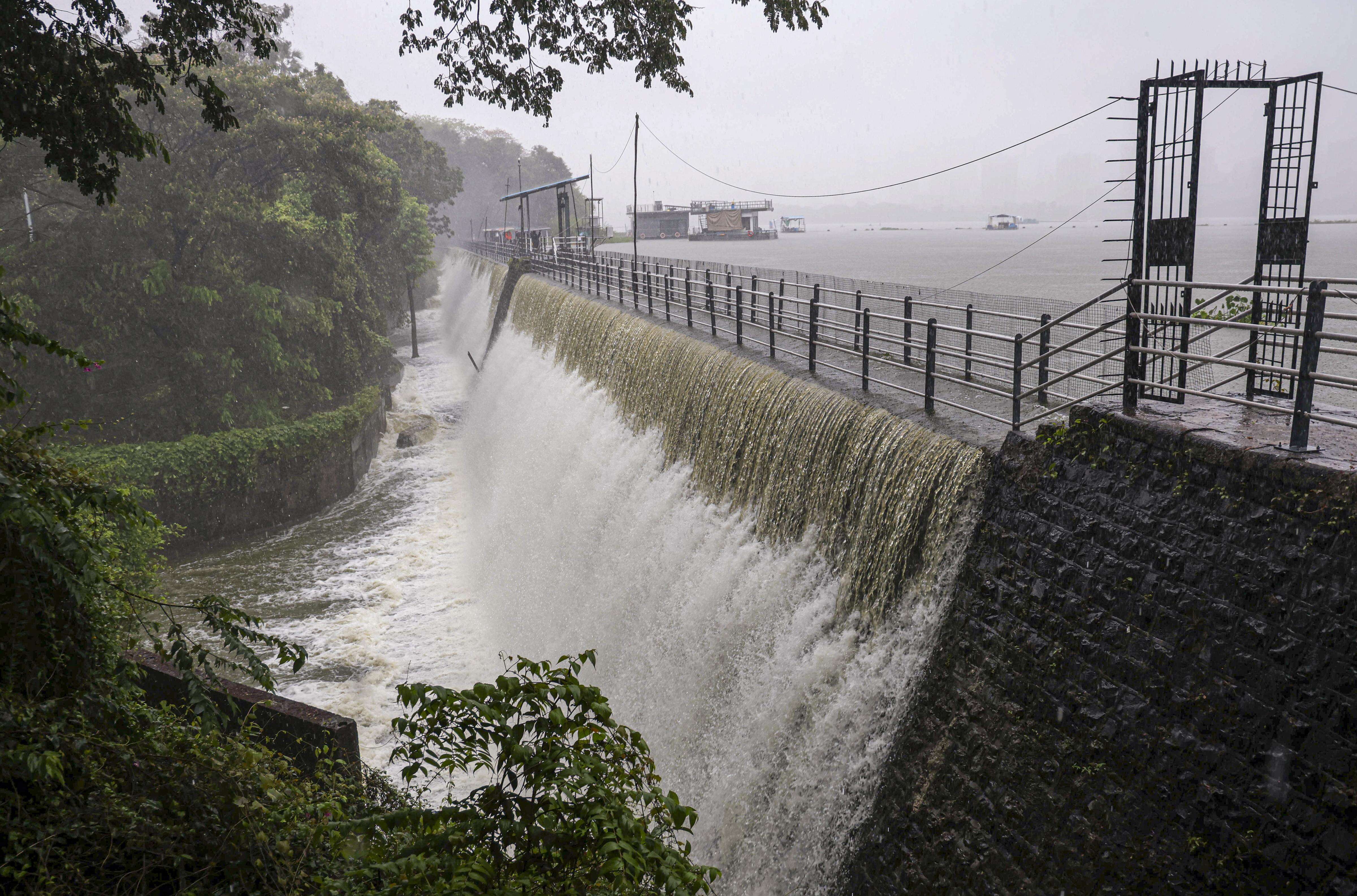 Mumbai Teen Drowns in Powai Lake