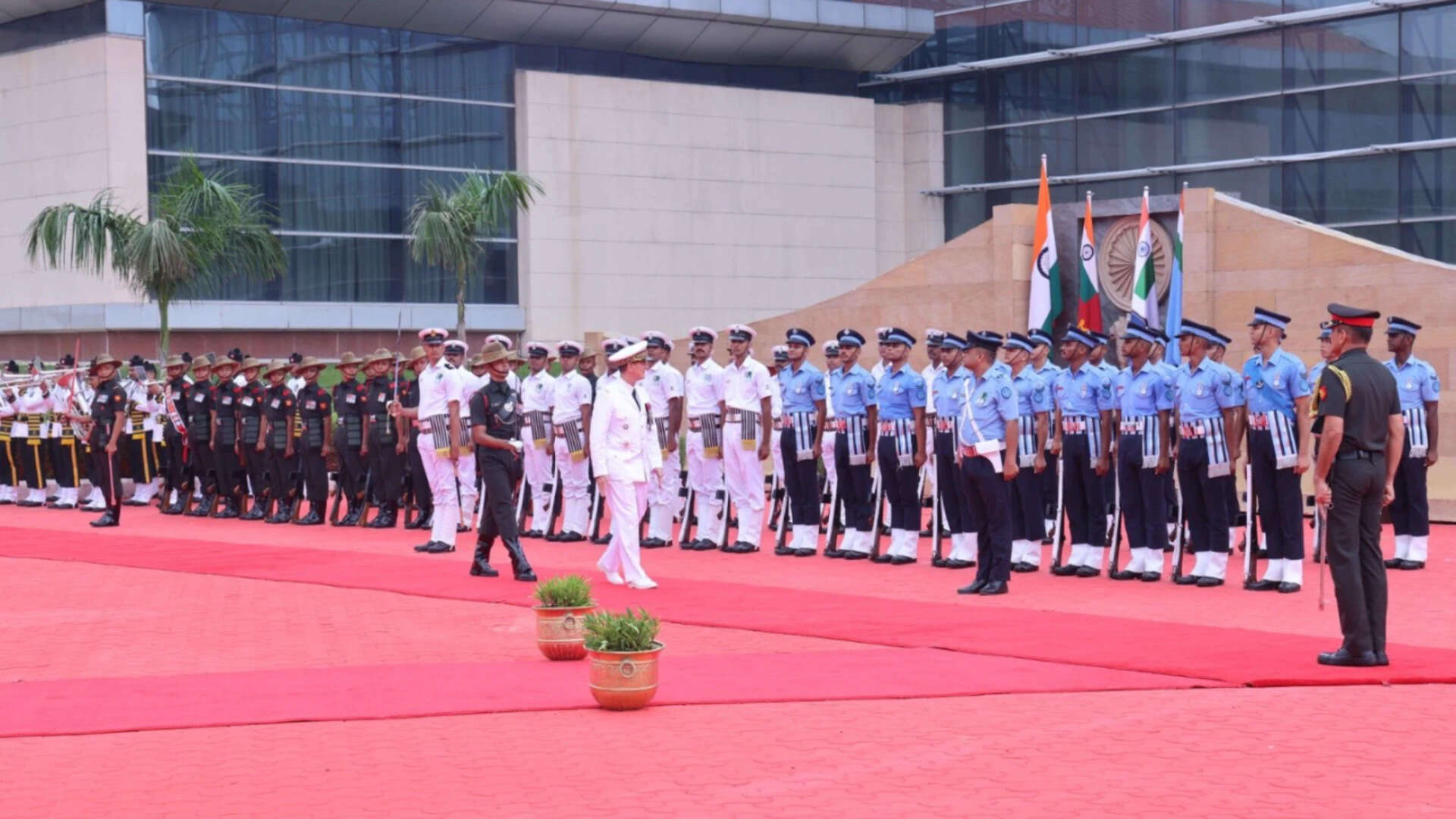 France's General Fabien Mandon Visits India