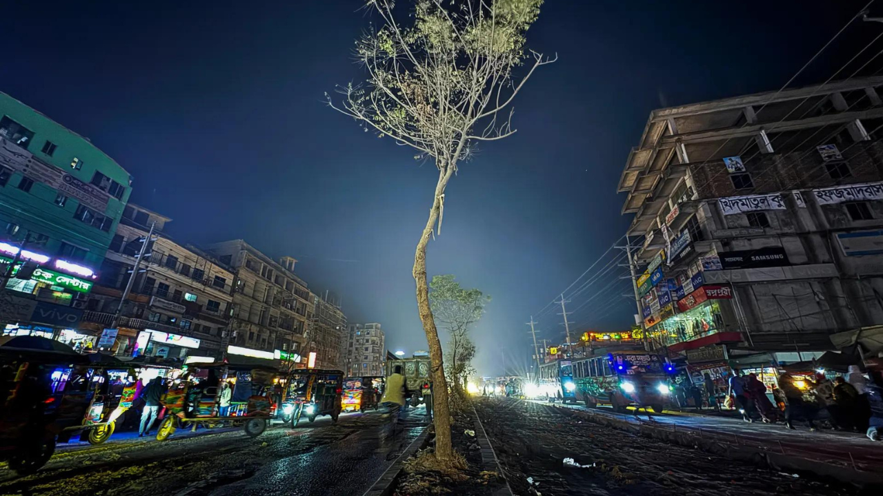 Bangladesh Imposes 8pm Mall Closure Amid Power Crisis