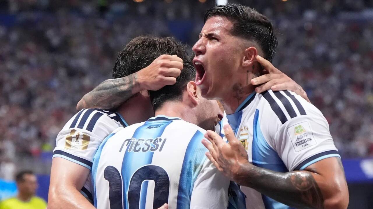Argentina Stuns Egypt 3-2