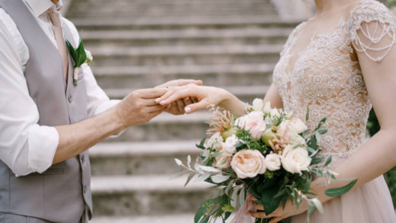 Chinese Man Loses 500,000 Yuan in Flash Marriage Scam