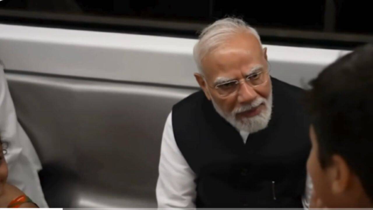 PM Modi Rides Delhi Metro to SRCC