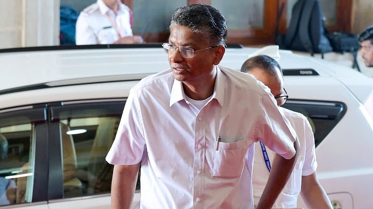 ED Raids 18 Premises Linked To Satish Jarkiholi Family Over ₹720 Crore Foreign Investments