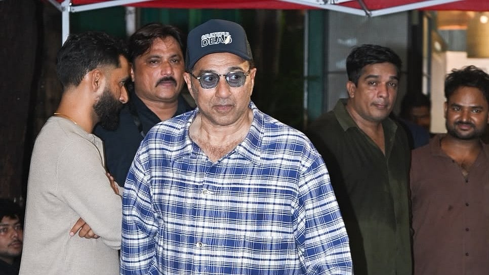 Sunny Deol Unrecognisable At Film Screening
