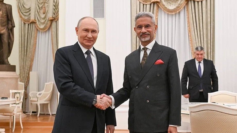 Putin Meets Jaishankar in Moscow, Asks Him to Convey Regards to PM Modi