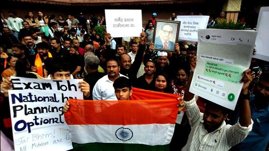 Navi Mumbai Students Hold Candle March