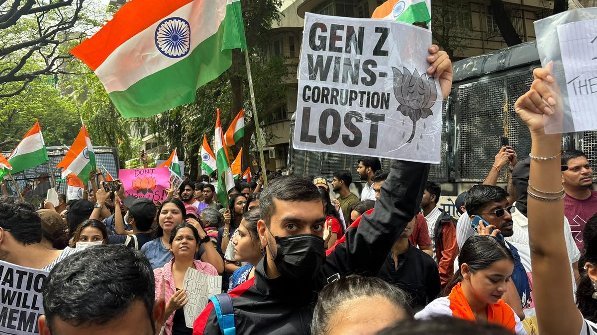 Mumbai Youth Celebrate Pradhan's Resignation at Shivaji Park