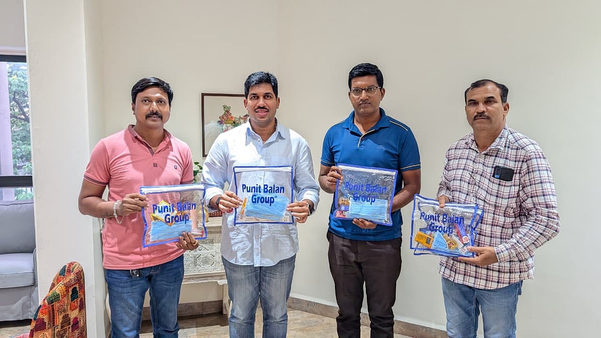 Punit Balan Group Distributes 9,000 Kits To Police For Ashadhi Wari