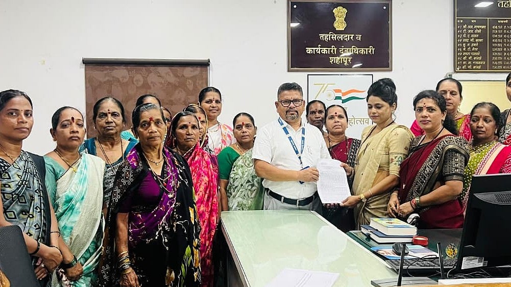 Shahapur Women Protest Pothole-Ridden Highway After 8-Year Delay