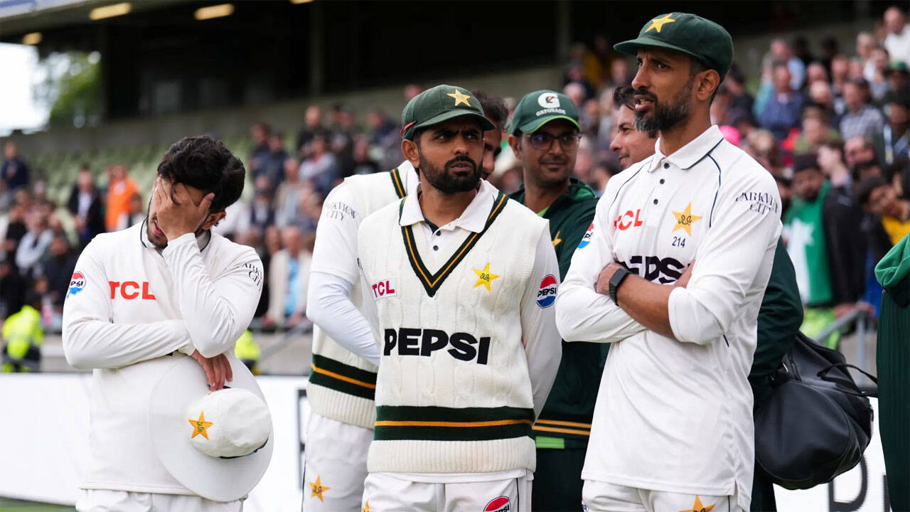Pakistan Loses 0-3 to England