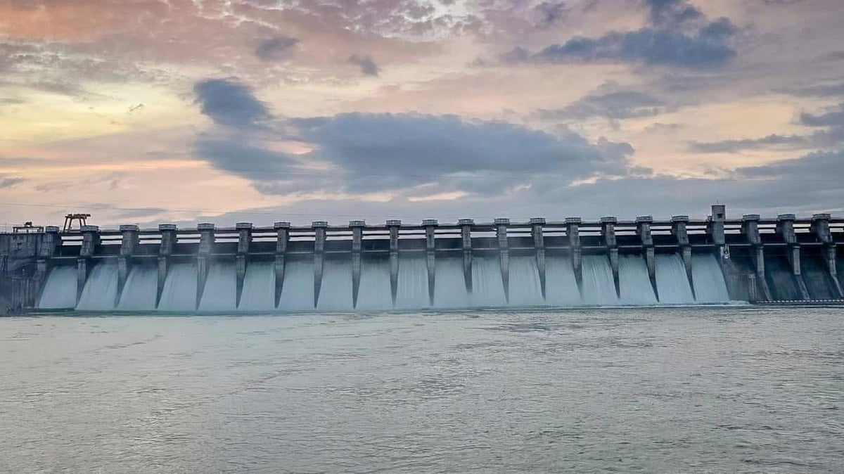 Jayakwadi Dam Opens 18 Gates After Heavy Inflow