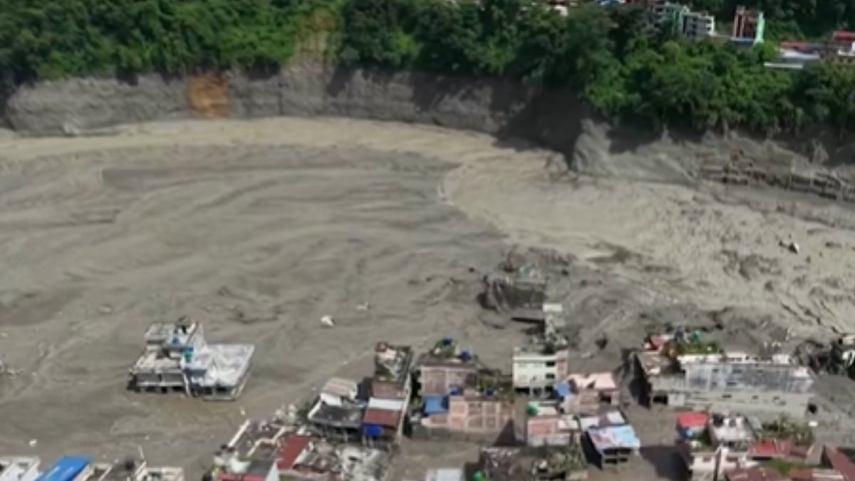 Nepal Flash Floods Kill 162, 400 Foreigners Missing