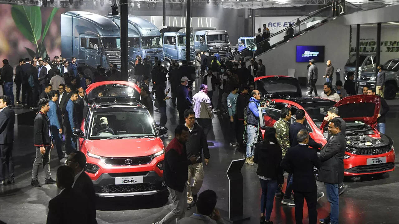 Carmakers See Strong Sales But Lower Profits