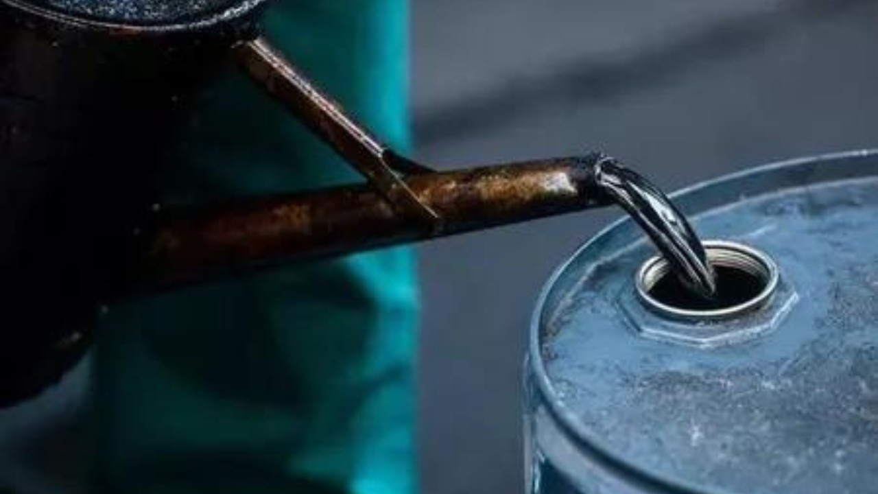 Oil Prices Hit One-Week Low Amid US-Iran Talks